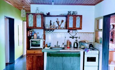 Casa en Venta en Jardin America Barrio 100 viv. Los Lapachos