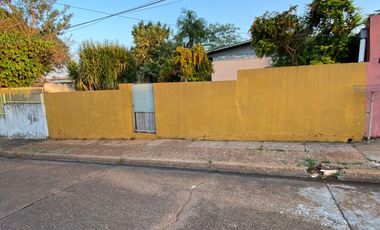 CASA EN VENTA A RECICLAR BÂ° 25 DE MAYO