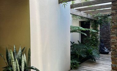 Casa en  Venta en Santa Catalina con Salida al Rio 5 dormitorios