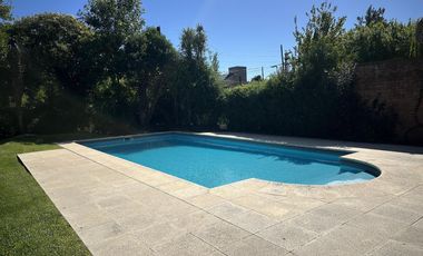 Alquiler, casa 4 dormitorios 500m2 La Horqueta. Barrio Cerrado