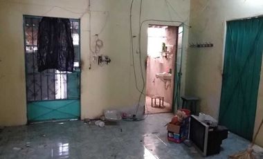 En venta casa para remodelar en el barrio de Santa Ana, Centro de Mérida.