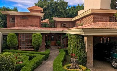 Casa de Lujo Lomas del Valle Alberca Jardin Colinas