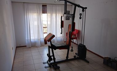 Triplex tres dormitorios Centrico