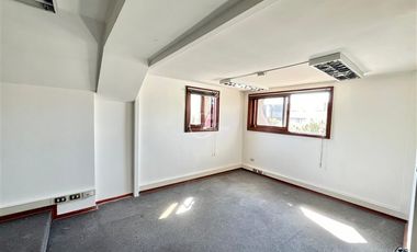 Oficina en Arriendo en Av. Américo Vespucio