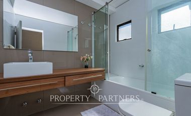 Parcela Llena de Luz y Espacios Abiertos en exclusivo y seguro condominio La Rinconada del Principal, Pirque (con piscina, quincho y un gran jardín)