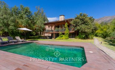 Parcela Llena de Luz y Espacios Abiertos en exclusivo y seguro condominio La Rinconada del Principal, Pirque (con piscina, quincho y un gran jardín)