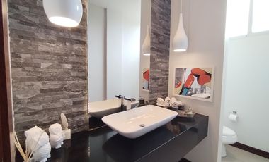 Renta de Casa Amoblada con diseño Moderno-Minimalista con piscina, Sector Intervalles