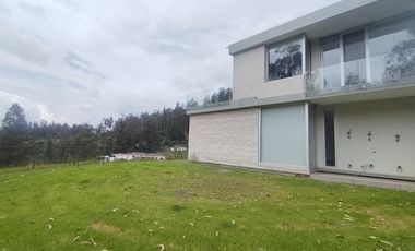 Renta de Casa Amoblada con diseño Moderno-Minimalista con piscina, Sector Intervalles