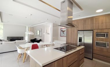 Renta de Casa Amoblada con diseño Moderno-Minimalista con piscina, Sector Intervalles