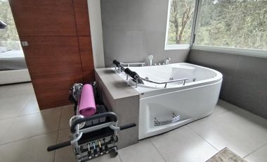 Renta de Casa Amoblada con diseño Moderno-Minimalista con piscina, Sector Intervalles