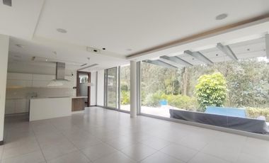Renta de Casa Amoblada con diseño Moderno-Minimalista con piscina, Sector Intervalles