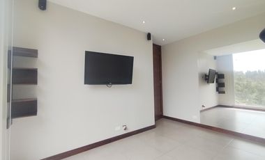Renta de Casa Amoblada con diseño Moderno-Minimalista con piscina, Sector Intervalles