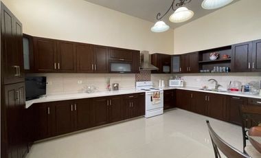 CASA EN VENTA  LOS PORTALES ZUAZUA