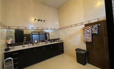 CASA EN VENTA  LOS PORTALES ZUAZUA