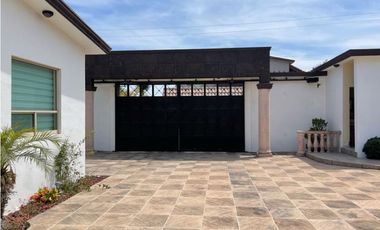 CASA EN VENTA  LOS PORTALES ZUAZUA