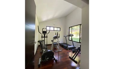 7060997 Venta Casa Campestre en el Poblado San Lucas