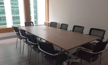 Alquilo oficina en el centro empresarial Real
