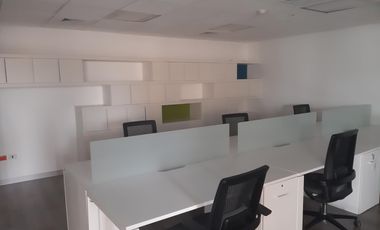 Alquilo oficina en el centro empresarial Real