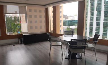 Alquilo oficina en el centro empresarial Real