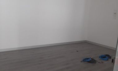 Alquilo oficina en el centro empresarial Real