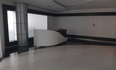Alquilo oficina en el centro empresarial Real