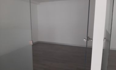 Alquilo oficina en el centro empresarial Real