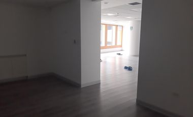 Alquilo oficina en el centro empresarial Real