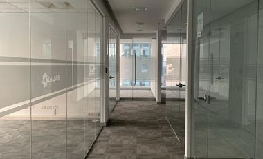 Alquier de oficina implementada en San Isidro