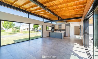 Alquiler 24 meses - Casa - Arenas del Sur - A estrenar