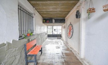Casas en venta - 8 Dormitorios 3 Baños - 370Mts2 - Berisso