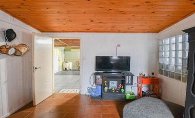 Casas en venta - 8 Dormitorios 3 Baños - 370Mts2 - Berisso