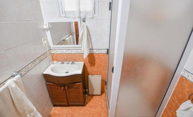Casas en venta - 8 Dormitorios 3 Baños - 370Mts2 - Berisso