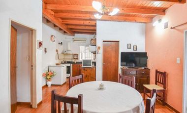 Casas en venta - 8 Dormitorios 3 Baños - 370Mts2 - Berisso