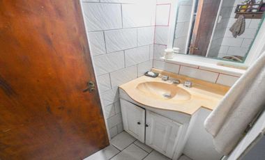 Casas en venta - 8 Dormitorios 3 Baños - 370Mts2 - Berisso
