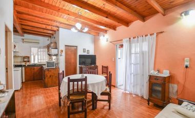 Casas en venta - 8 Dormitorios 3 Baños - 370Mts2 - Berisso