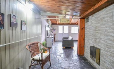 Casas en venta - 8 Dormitorios 3 Baños - 370Mts2 - Berisso