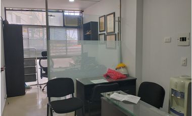 VENTA OFICINA AMOBLADA CENTRAL EN ARMENIA QUINDIO