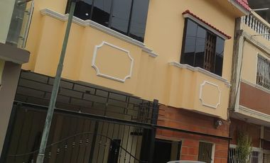 VENTA CASA RENTERA SANTA MONICA SUR DE GYE (RS)