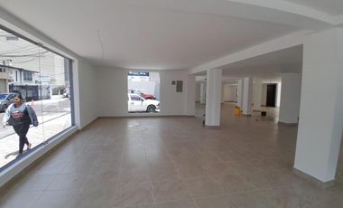 Local Comercial en alquiler en la Thomas de Berlanga.