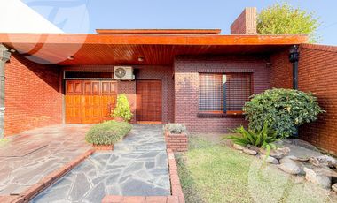 Excelente Casa 4 Ambientes en Ituzaingó Sur