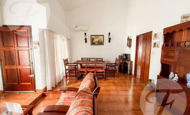 Excelente Casa 4 Ambientes en Ituzaingó Sur
