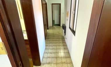Venta - Casa 3 dormitorios cochera y patio verde en Echesortu