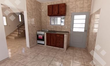 Se Alquila, Duplex de 2 Dormitorios, B° La Casona
