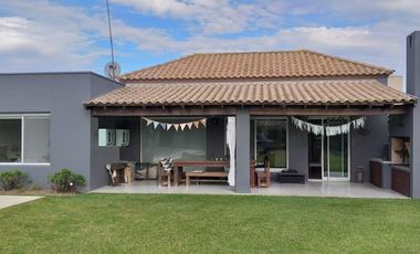 Casa en venta en barrio San Isidro Labrador  Tigre