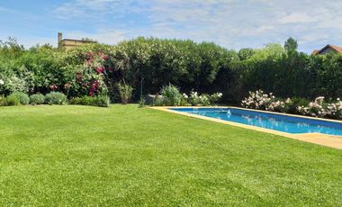 Casa en venta en barrio San Isidro Labrador  Tigre