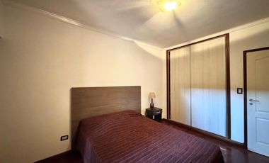 Casa 4 ambientes cochera doble , parque y pileta