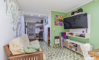 Venta de PH de 2 dormitorios con patio en La Plata