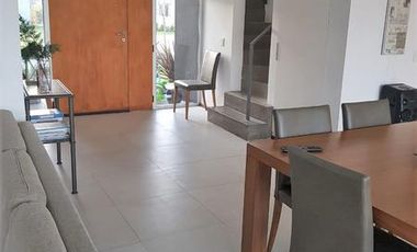 alquiler CASA de SUPER DISEÑO, Pileta Climatizada.- Mensual