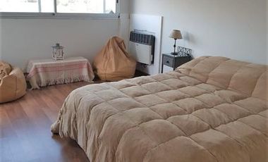 alquiler CASA de SUPER DISEÑO, Pileta Climatizada.- Mensual