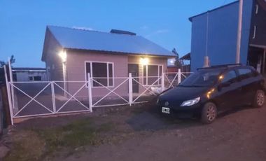 Casa en venta - 2 Dormitorios 1 Baño - Cochera - 200Mts2 - San martín de Los Andes
